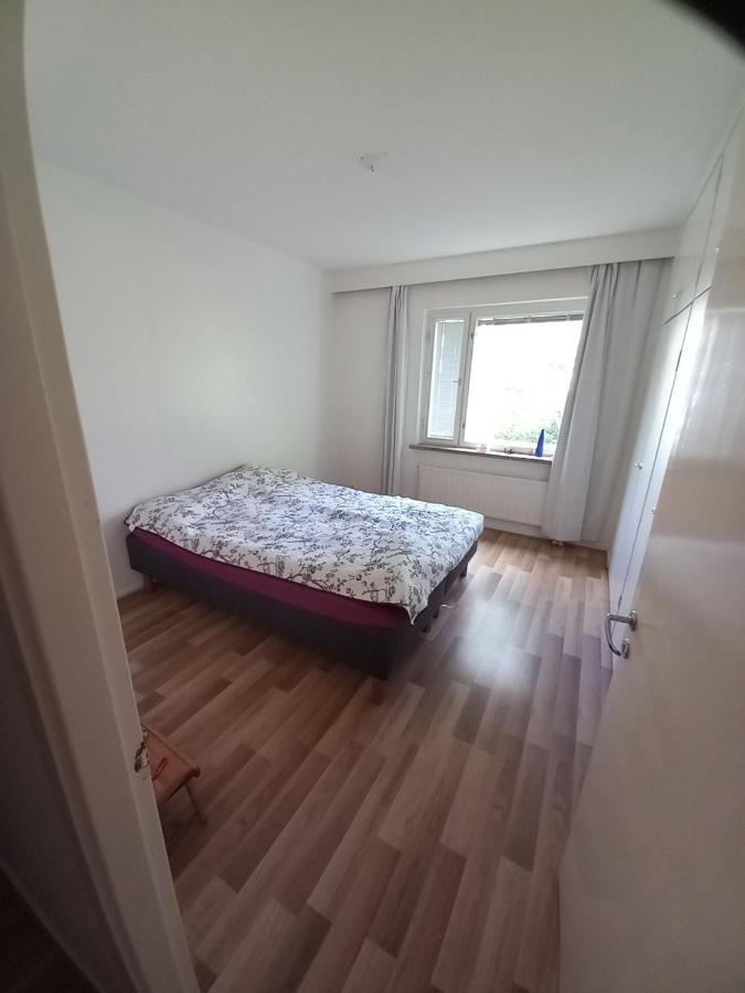 Apartamento Puotilan Rose Helsinki Exterior foto